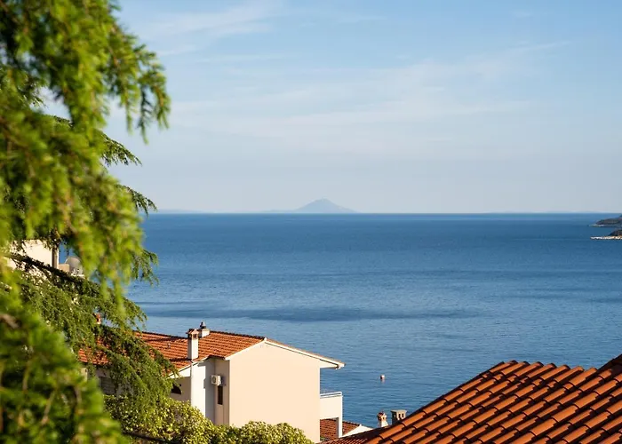 아파트 Stella Marina 라벡